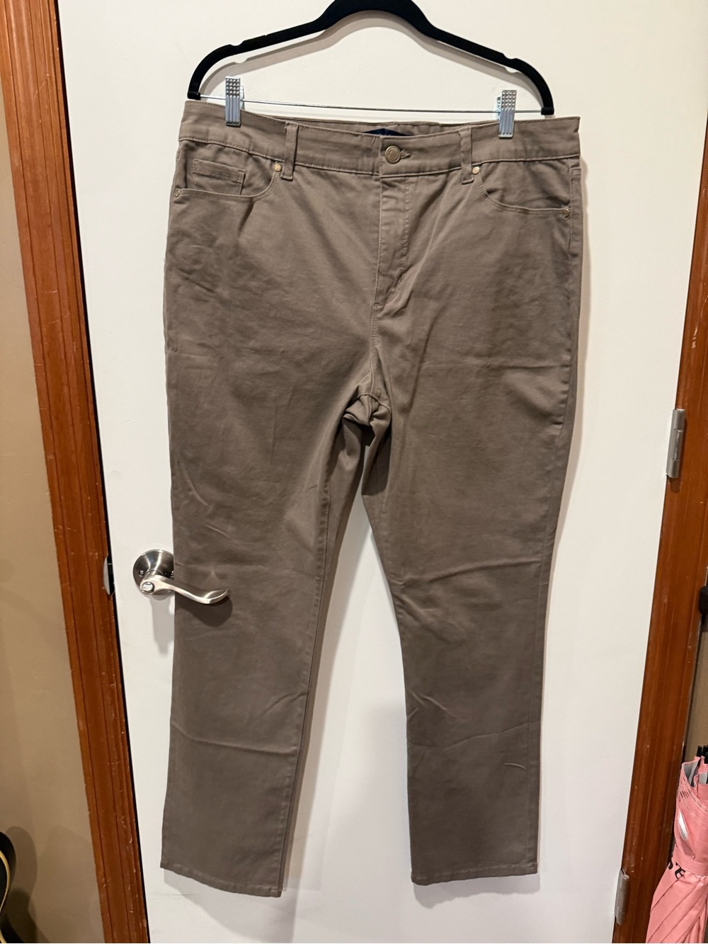 Bandolino Amy Women’s Slim Straight Jeans in Taupe